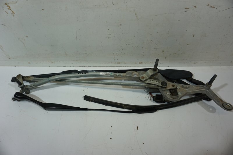 MERCEDES W206 MECHANIZM WYCIERACZEK A2068202801