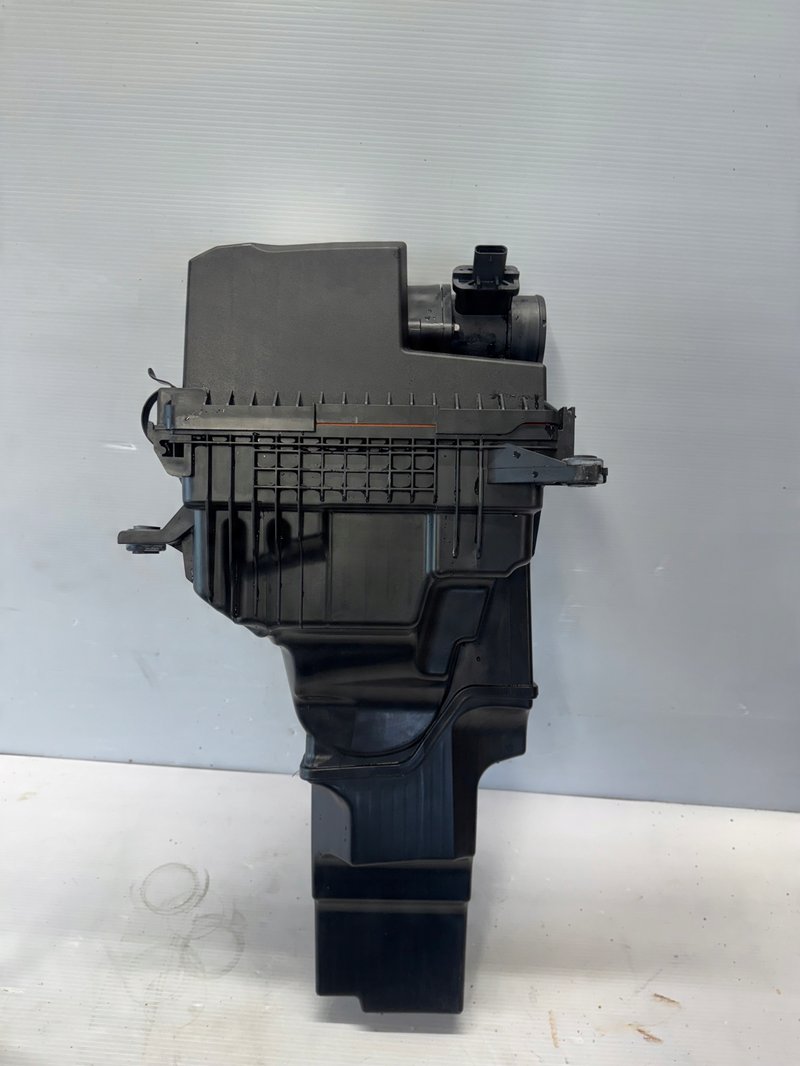 Miniatura produktu KIA STONIC OBUDOWA FILTRA POWIETRZA 28110-h8250