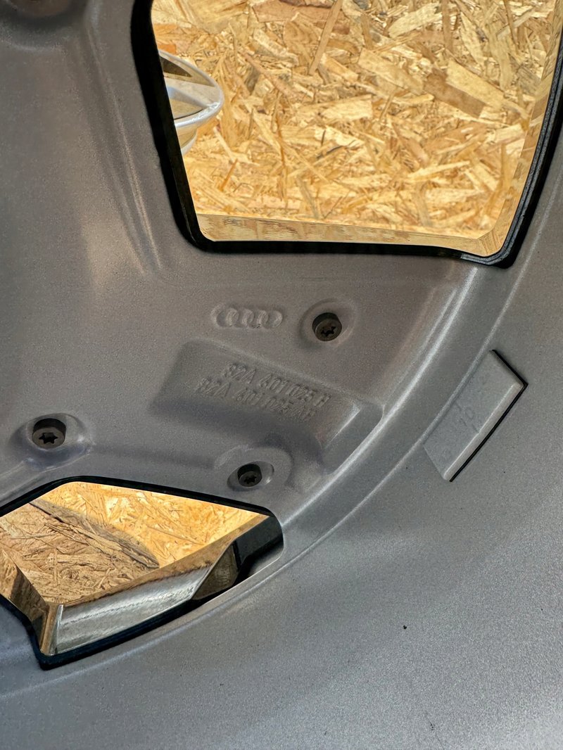Miniatura produktu Koła felgi aluminiowe Audi OE Audi A1 S1 7.5" x 17" 5x100 ET 46