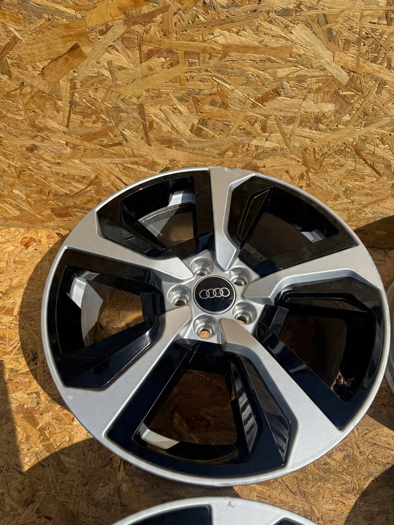 Miniatura produktu Koła felgi aluminiowe Audi OE Audi A1 S1 7.5" x 17" 5x100 ET 46