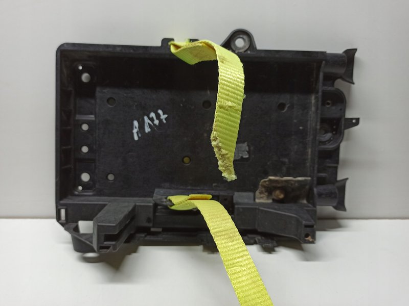 MERCEDES A W177 PODSTAWA AKUMULATORA A1776204701