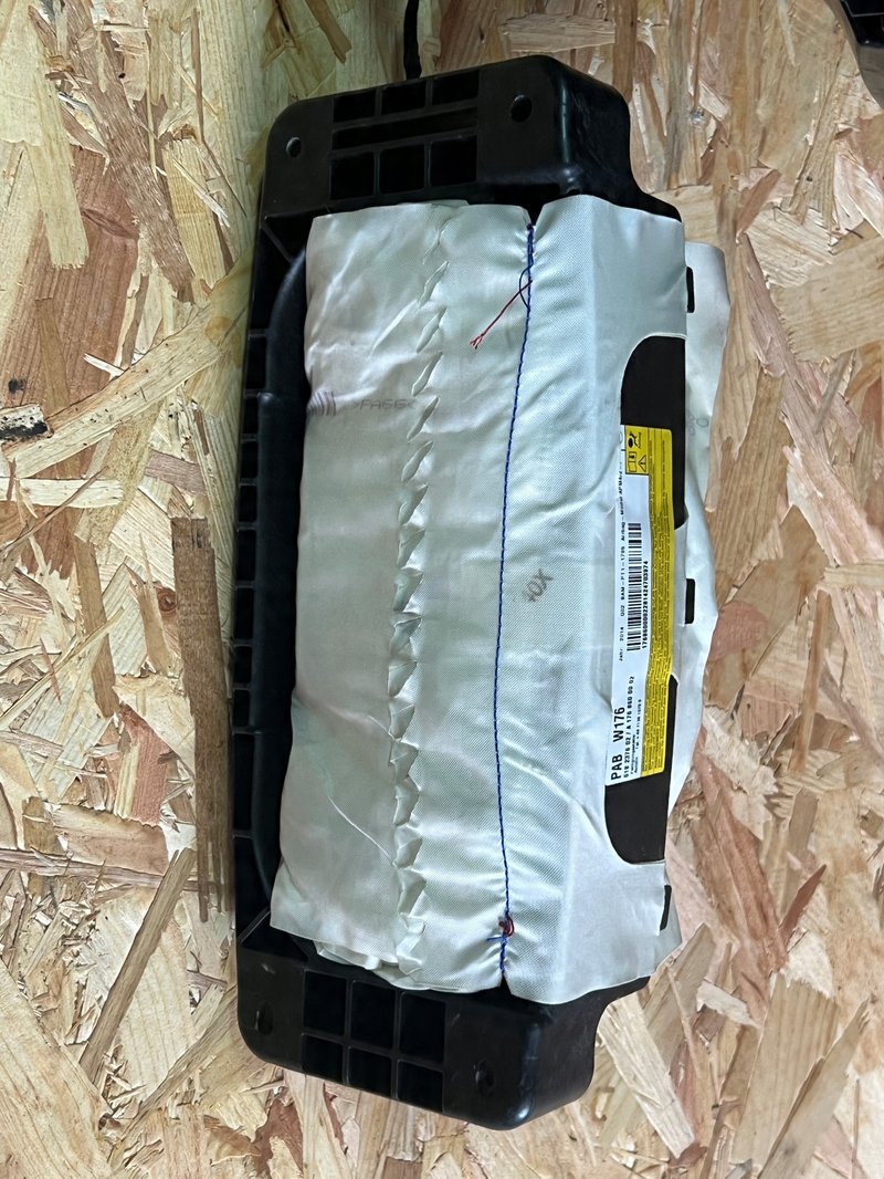 Miniatura produktu MERCEDES GLA W156 KONSOLA DESKA ROZDZIELCZA PODUSZKI