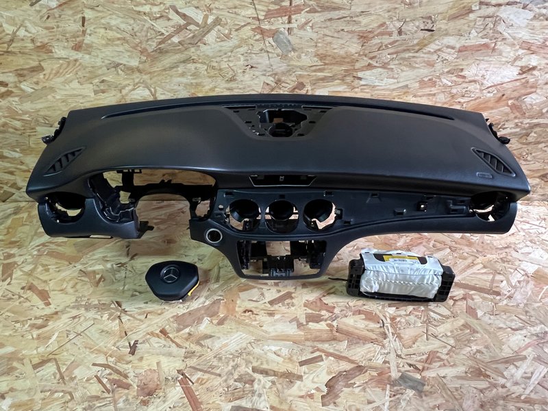 Miniatura produktu MERCEDES GLA W156 KONSOLA DESKA ROZDZIELCZA PODUSZKI
