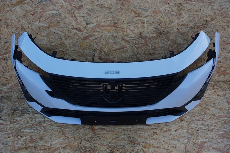 Peugeot 308 III T10 Zderzak przedni Przód