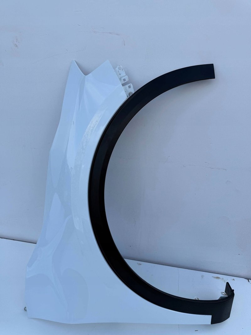 KIA SPORTAGE V BŁOTNIK PRZEDNI PRAWY PRZÓD