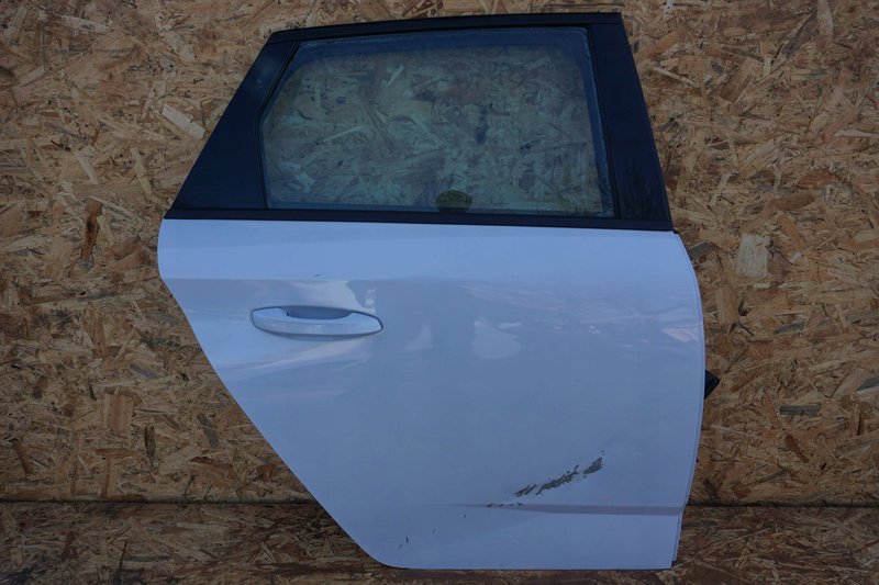 PEUGEOT 308 T10 KOMBI DRZWI TYLNE PRAWE PRAWY TYŁ