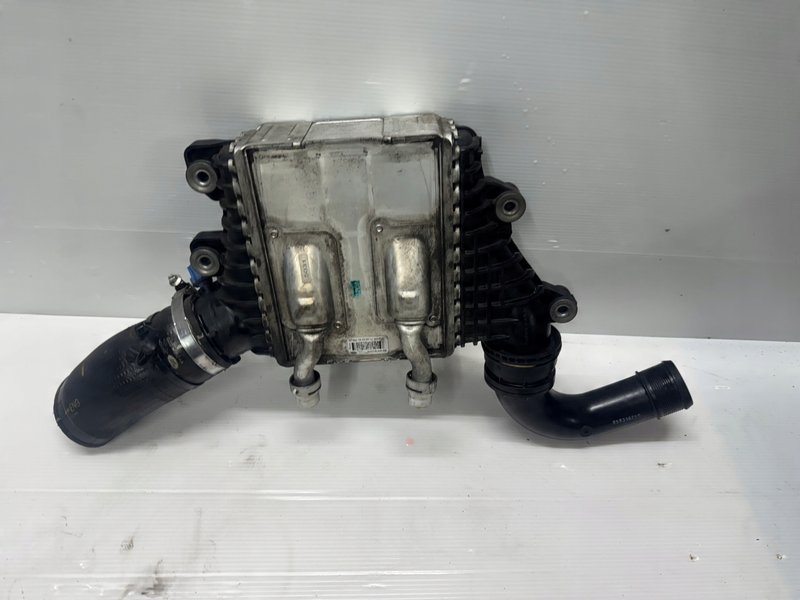 Miniatura produktu CHŁODNICA INTERCOOLER EVOQUE 2.0D DISCOVERY SPORT GJ32-9L440-AB