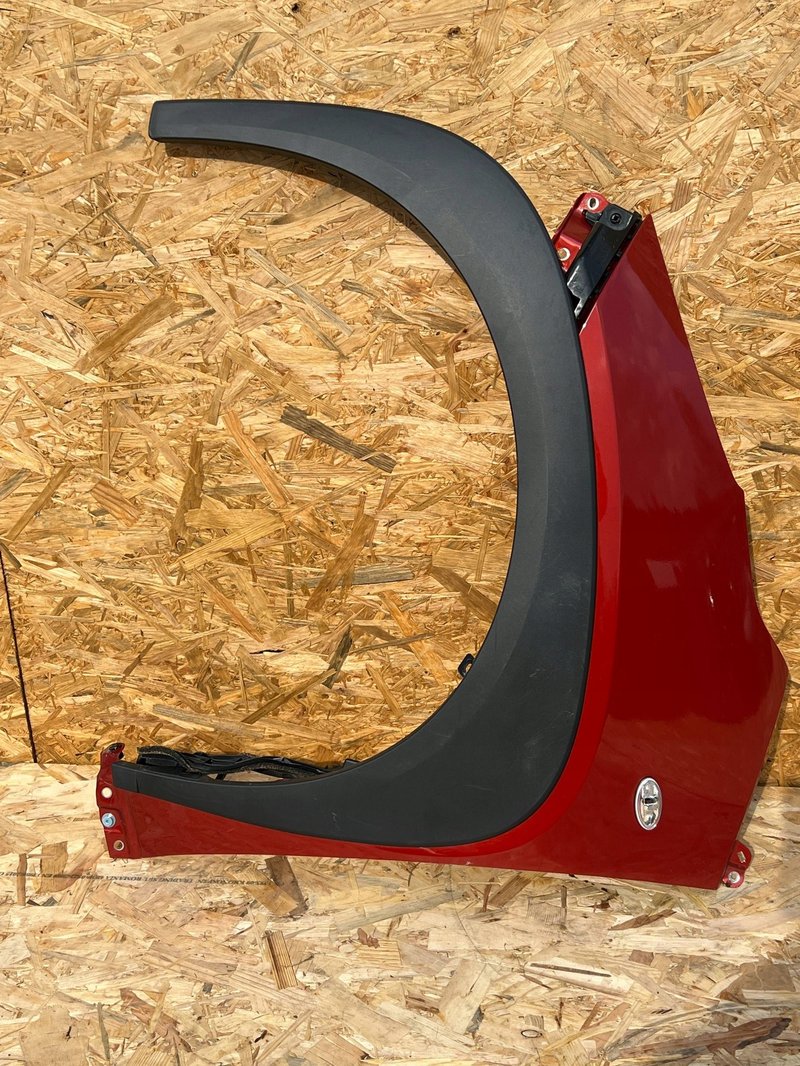 TOYOTA AYGO X BŁOTNIK PRZEDNI LEWY PRZÓD