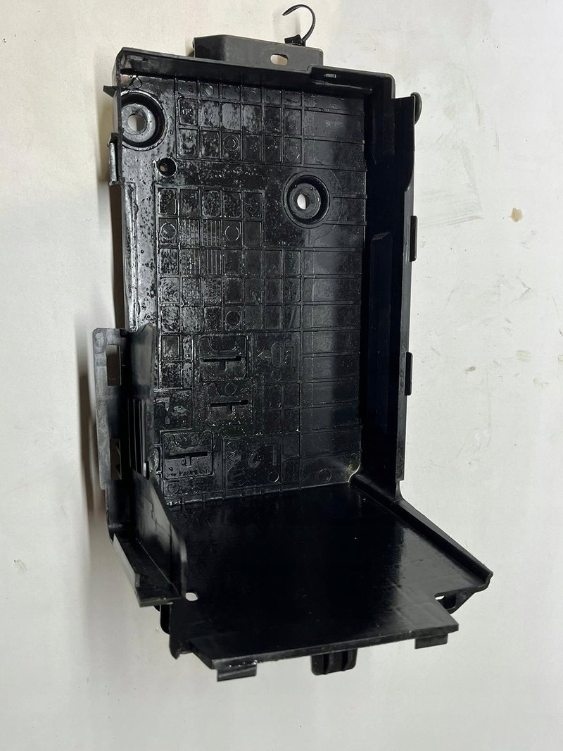 PODSTAWA AKUMULATORA CITROEN C3 III 9801801880