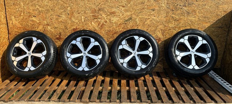 DACIA DUSTER III FELGI ALUMINIOWE KOŁA OPONY 6.5Jx18 ET32 5x114,3 215/60