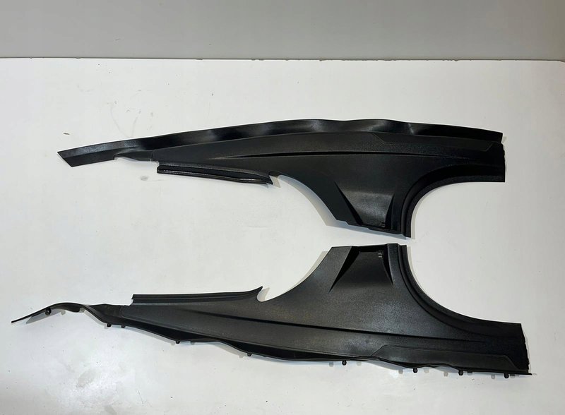 Porsche Taycan Poszycia / Boczki bagażnika 9J1863042A