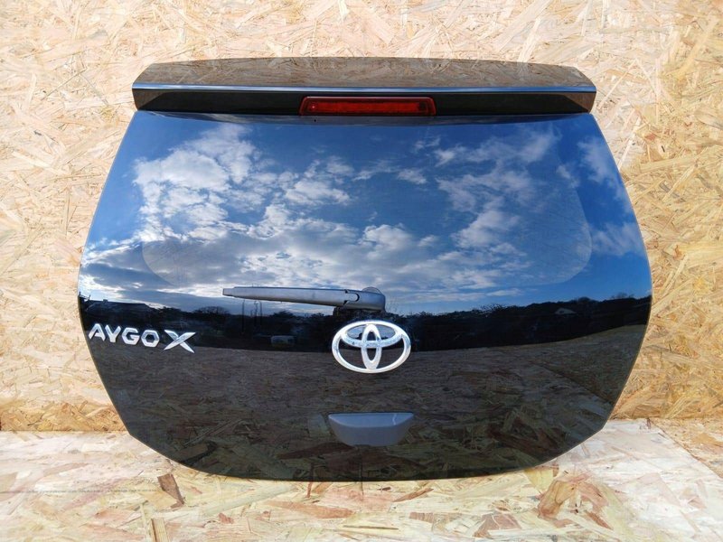 TOYOTA AYGO X KLAPA BAGAŻNIKA KOMPLETNA