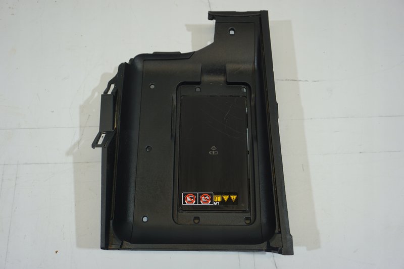 TOYOTA C-HR II ŁADOWARKA INDUKCYJNA BEZPRZEWODOWA 861C0-F4010