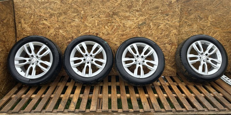MERCEDES GLA KOŁA FELGI ALUMINIOWE OPONY 7Jx18 ET46 5x112 235/50 R18