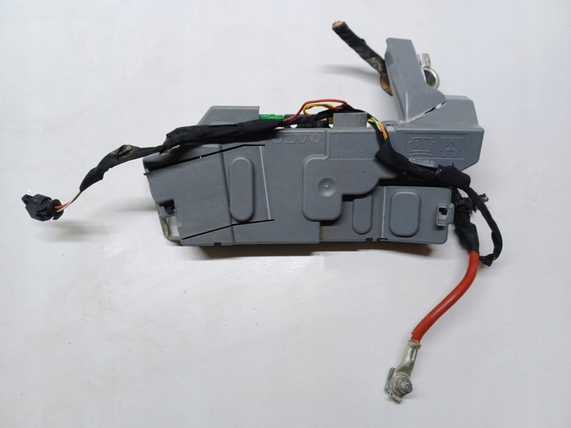 KLEMA PLUSOWA VOLVO XC60 II 31456002