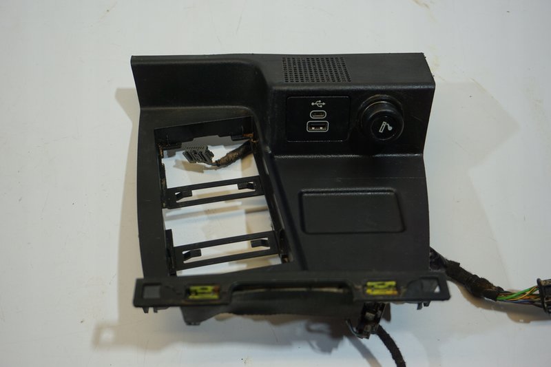 FORD KUGA MK3 PÓŁKA TUNELU ŁADOWARKA INDUKCYJNA LX6T-15K857