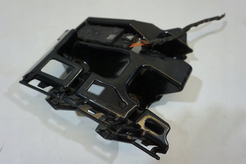 CUPRA FORMENTOR WZMACNIACZ ANTENOWY 5WA962133F