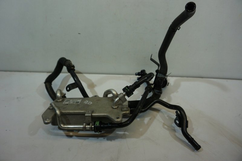 AUDI OE CHŁODNICZKA CHŁODNICA OLEJU 4M0317021G