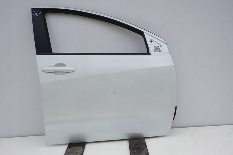 MAZDA 2 IV TOYOTA YARIS IV DRZWI PRZEDNIE PRAWE PRAWY PRZÓD