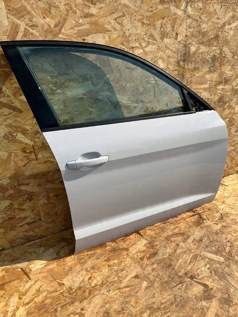 Miniatura produktu Audi A1 82A drzwi przednie prawe prawy przód