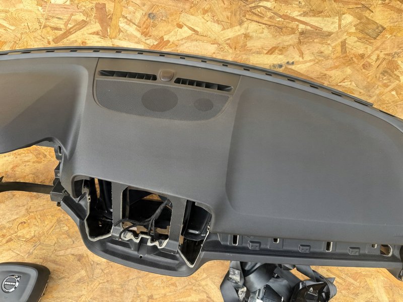 Miniatura produktu VOLVO XC40 XC 40 KONSOLA DESKA ROZDZIELCZA AIRBAG PASY PODUSZKI
