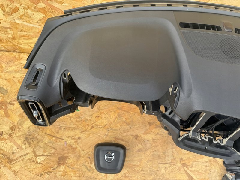 Miniatura produktu VOLVO XC40 XC 40 KONSOLA DESKA ROZDZIELCZA AIRBAG PASY PODUSZKI