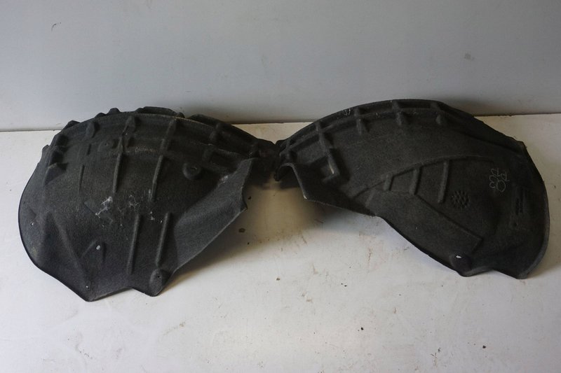 AUDI Q3 NADKOLE PRZEDNIE PRAWE PRAWY PRZÓD 8U0821172E