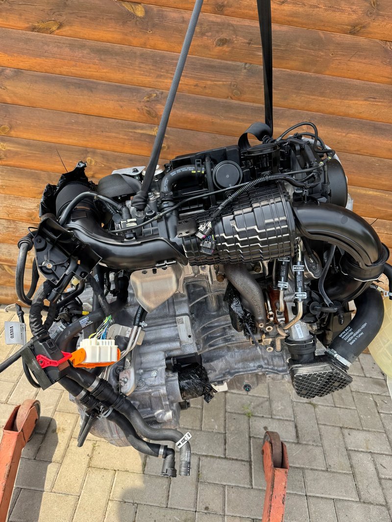 Miniatura produktu VOLVO XC40 B3154T9 SILNIK KOMPLETNY 16537km