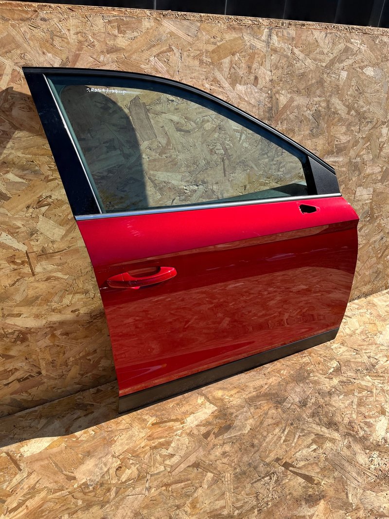 Miniatura produktu Seat Arona DRZWI PRZEDNIE PRAWE PRAWY PRZÓD