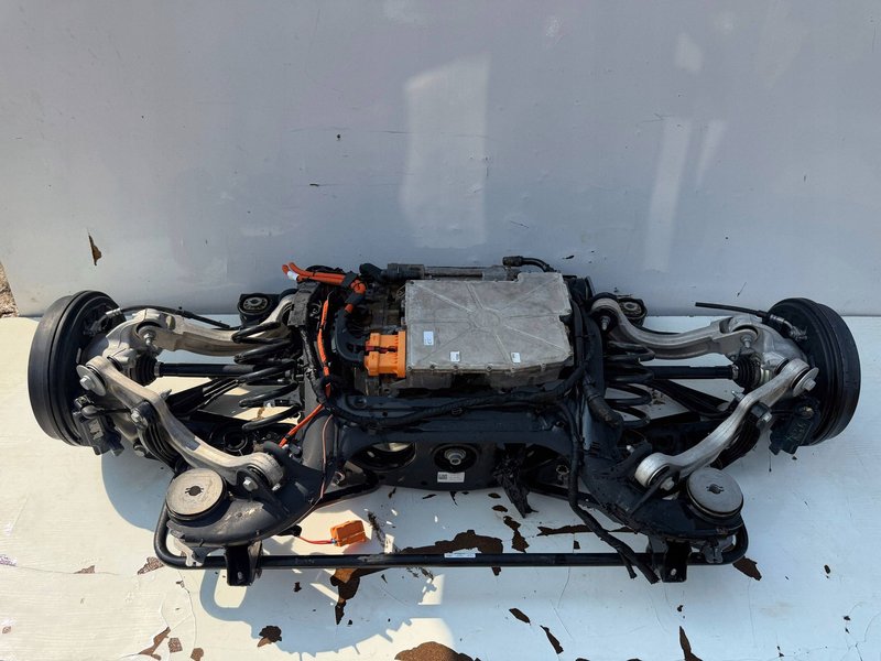 SKODA ENYAQ TYLNA OŚ SILNIK ELEKTRYCZNY ZAWIESZENIE KOMPLETNE