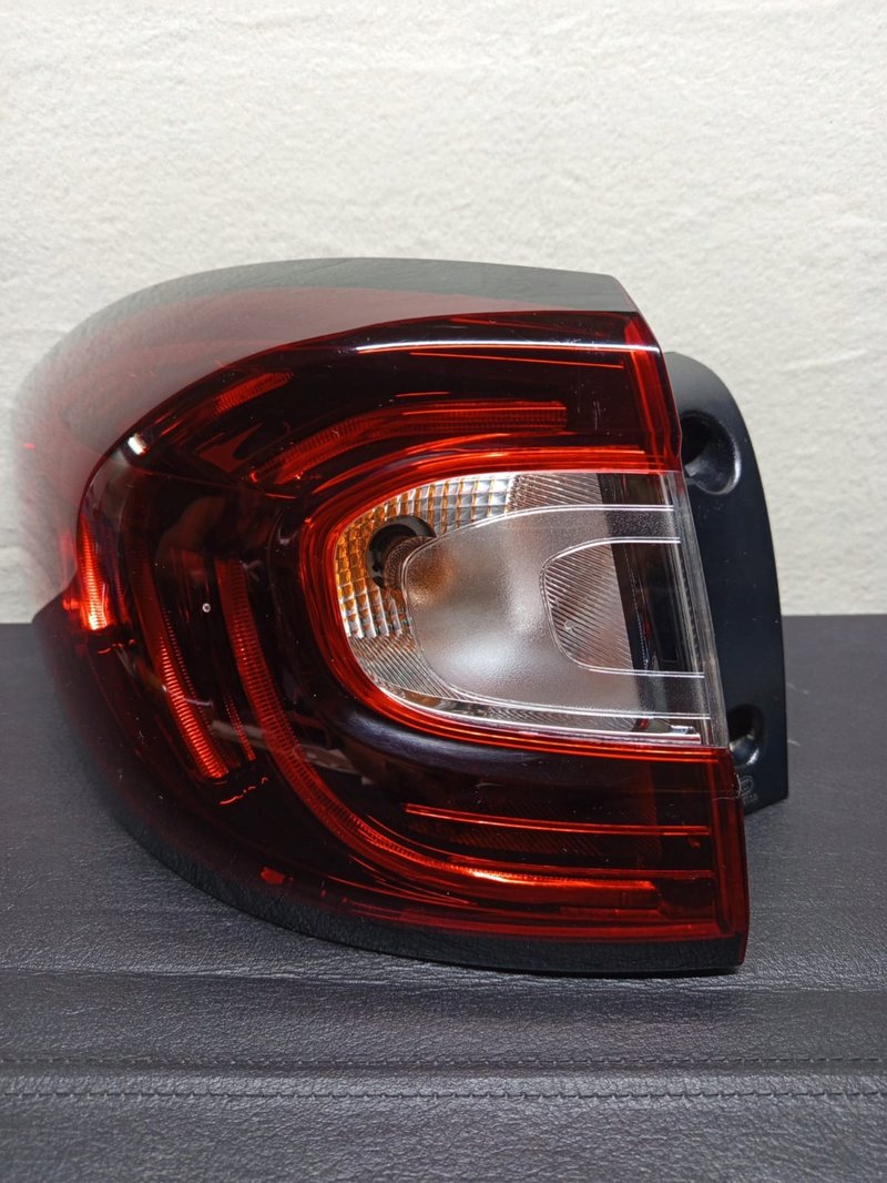 RENAULT CAPTUR I LIFT LAMPA TYLNA LEWA LEWY TYŁ