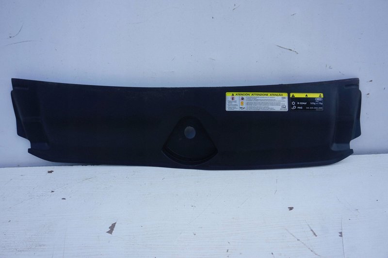 AUDI A4 B9 NAKŁADKA PASA PRZEDNIEGO 8W0807081