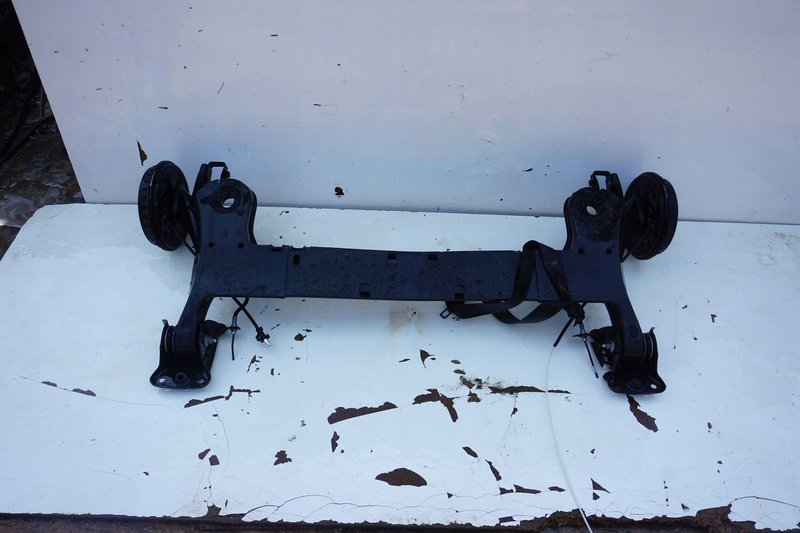 VOLKSWAGEN TAIGO OŚ TYLNA BELKA ZAWIESZENIE TYŁ 2Q0501053CD