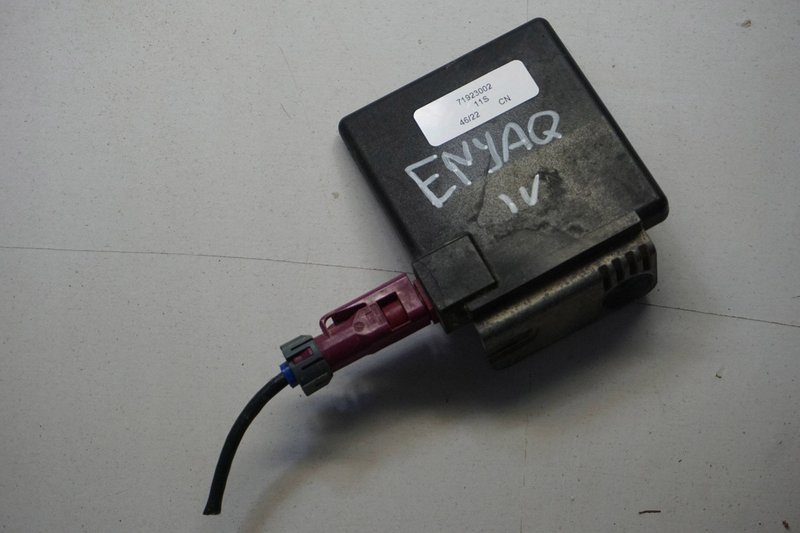 SKODA ENYAQ IV WZMACNIACZ ANTENA MODUŁ 5LA035497A