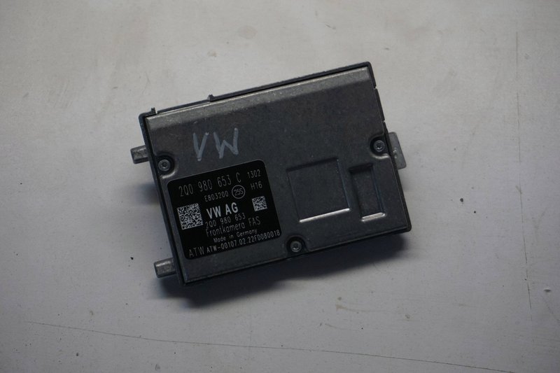 VW GOLF VII KAMERA SZYBY PRZEDNIEJ CZOŁOWEJ 2Q0980653C