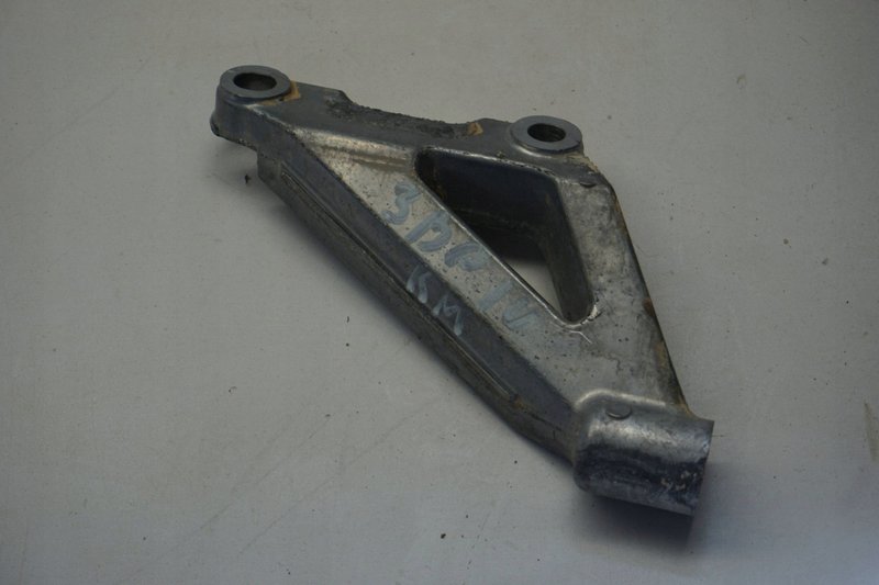 MAZDA 3 BP IV ŁAPA MOCOWANIE SILNIKA 700986