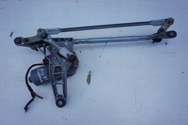 AUDI A4 B9 MECHANIZM WYCIERACZEK PRZÓD 8W1955023A
