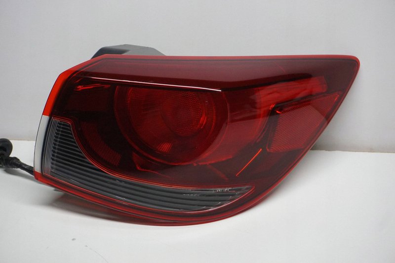 MAZDA 2 LAMPA TYLNA PRAWA PRAWY TYŁ