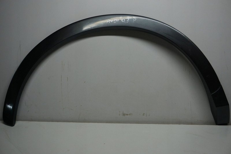 AUDI Q3 8U0 LISTWA BŁOTNIKA TYLNEGO PRAWA 8U0853818B