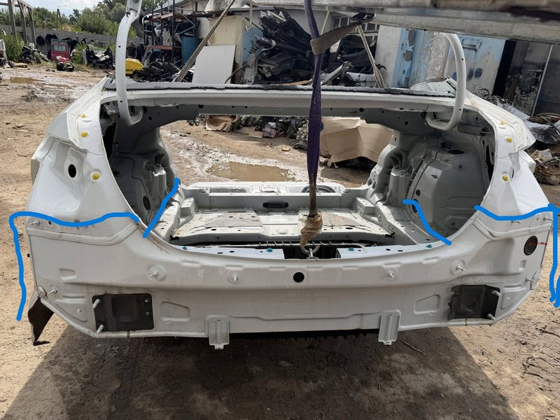 MERCEDES C KLASA W206 SEDAN WANNA PAS TYLNY ĆWIARTKA TYLNA TYŁ