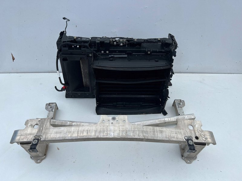 CITROEN C4 E-C4 III 3 ELEKTRYK PAS PRZEDNI WZMOCNIENIE CHŁODNICE WENTYLATOR