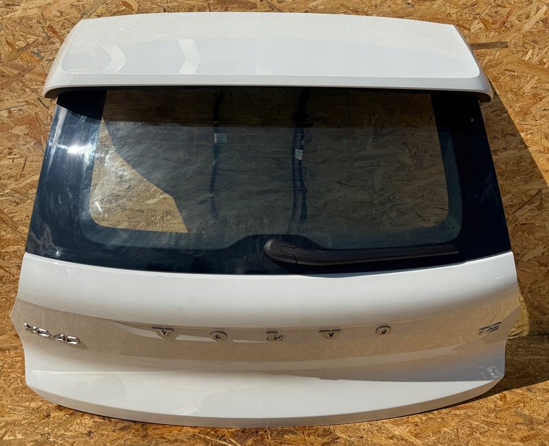 VOLVO XC40 KLAPA BAGAŻNIKA KOMPLETNA