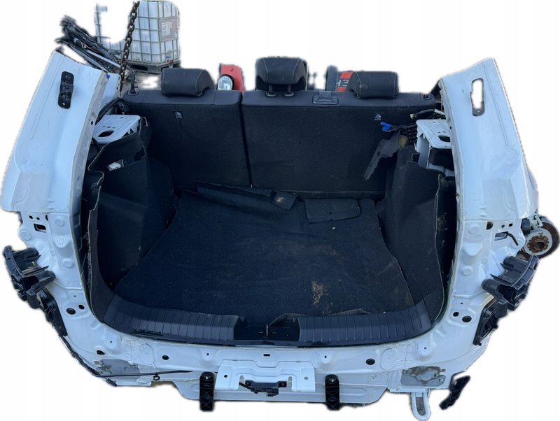 DACIA DUSTER III ĆWIARTKA LEWY TYŁ TYLNY BŁOTNIK