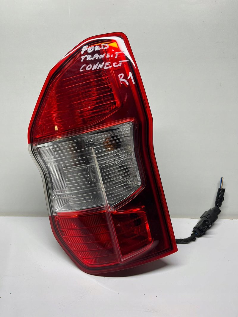 LAMPA TYŁ PRAWA FORD TRANSIT CONNECT ET7613404AF