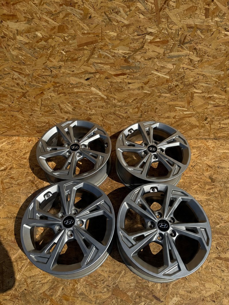 Miniatura produktu Koła felgi HYUNDAI KONA ELANTRA 7x17 ET50 5x114,3 52910-J9700