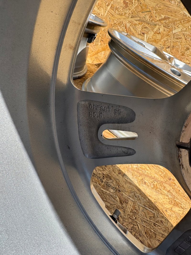 Miniatura produktu Koła felgi HYUNDAI KONA ELANTRA 7x17 ET50 5x114,3 52910-J9700