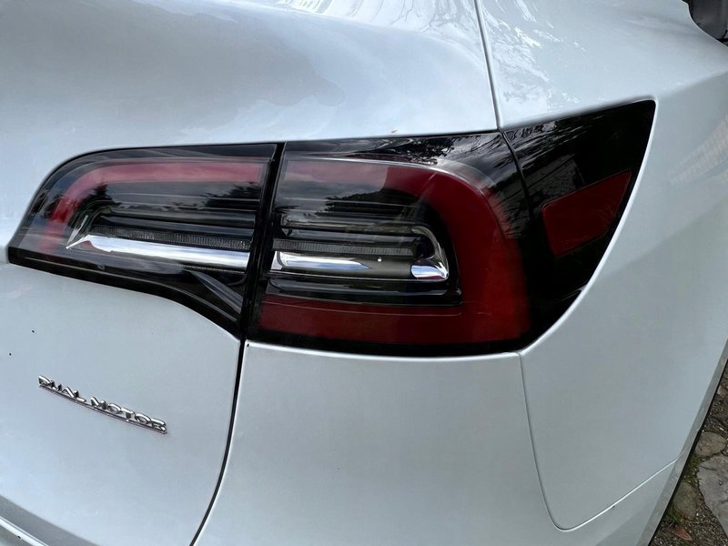 Miniatura produktu TESLA MODEL Y KLAPA BAGAŻNIKA KOMPLETNA