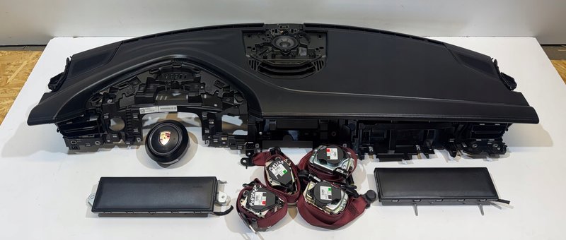 PORSCHE TAYCAN 9J1 KONSOLA DESKA ROZDZIELCZA PODUSZKI PASY AIRBAG