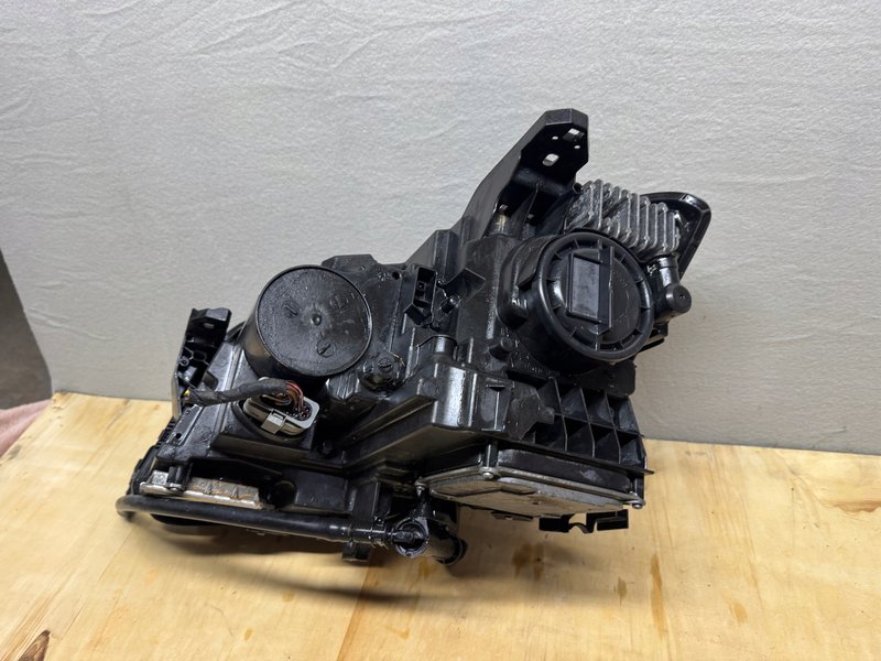 Miniatura produktu MERCEDES GLA W156 A1569061800 LAMPA PRAWA PRZÓD KOMPLETNA BI-XENON