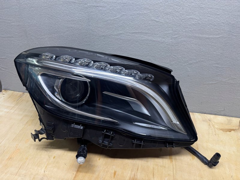 Miniatura produktu MERCEDES GLA W156 A1569061800 LAMPA PRAWA PRZÓD KOMPLETNA BI-XENON